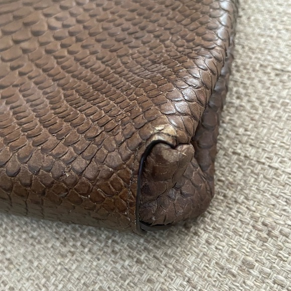 Adorable Coach clutch - Picture 5 of 6